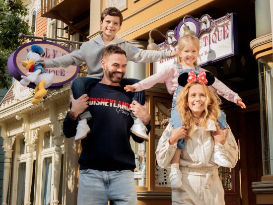 ディズニーランド・パリ　シャトルバス往復送迎＆パーク入場チケット 事前予約サービス ＜1パークもしくは2パーク／英語ドライバー／オペラエリア発＞