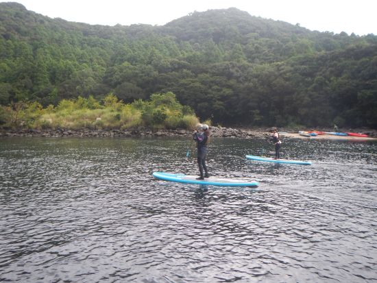 安房川SUP（サップ）半日ツアー 初心者大歓迎！宮之浦～安房～尾之間エリア送迎可＜午前 or 午後／1名参加OK／3時間＞ by 屋久島らんぶりん
