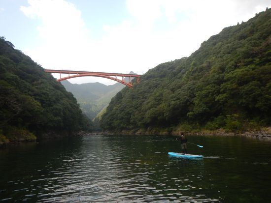 安房川SUP（サップ）半日ツアー 初心者大歓迎！宮之浦～安房～尾之間エリア送迎可＜午前 or 午後／1名参加OK／3時間＞ by 屋久島らんぶりん