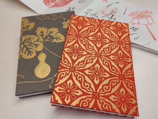 「京からかみ」摺り体験 100年以上前の版木で伝統唐紙づくり