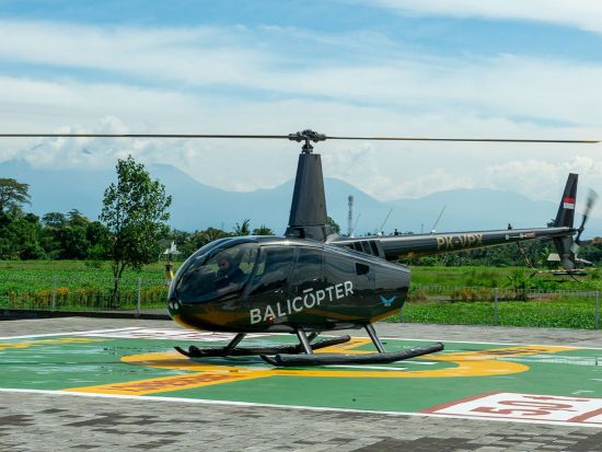 ヘリコプター遊覧飛行　バリ島の名所を空から満喫する贅沢体験＜10～35分間／混載／チャングー発＞