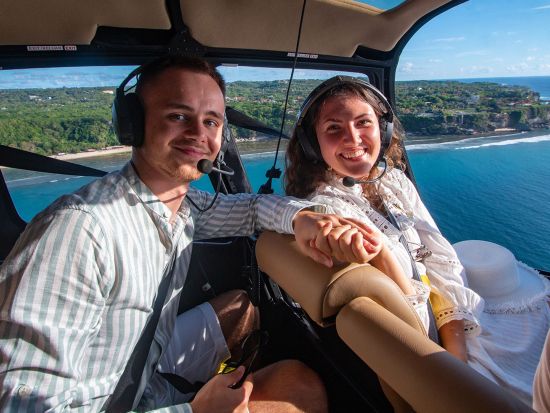 ヘリコプター遊覧飛行　バリ島の名所を空から満喫する贅沢体験＜10～35分間／混載／チャングー発＞