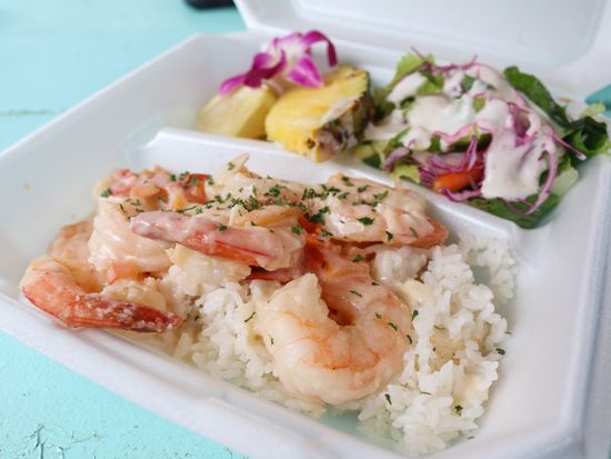 GarlicShrimp_Food_NorthShore_Oahu_Hawaii_shutterstock_764345014_