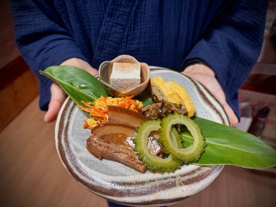 沖縄長寿の食卓体験 五感で味わう学びの時間 100歳おばあの物語と長寿の食卓を味わおう＜約90分／沖縄本島／年齢制限なし＞
