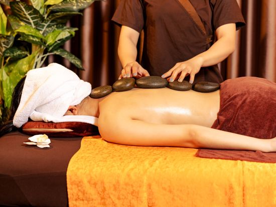 ラ・フローラスパ＆ネイル「La Flora Spa & Nails」　心身のケアを目指すホリスティック・スパパッケージ＜当日予約OK／ホアンキエム＞