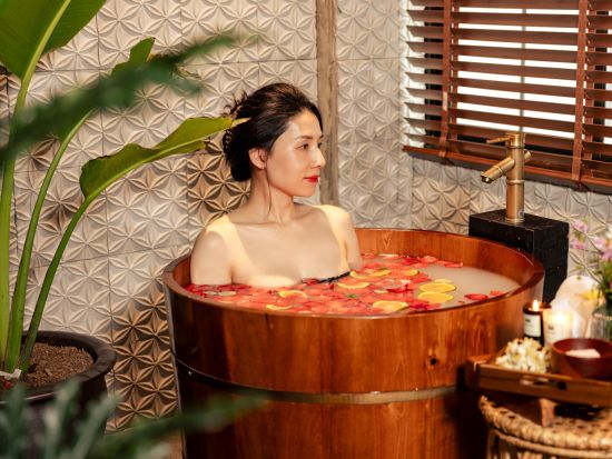 ラ・フローラスパ＆ネイル「La Flora Spa & Nails」　心身のケアを目指すホリスティック・スパパッケージ＜当日予約OK／ホアンキエム＞