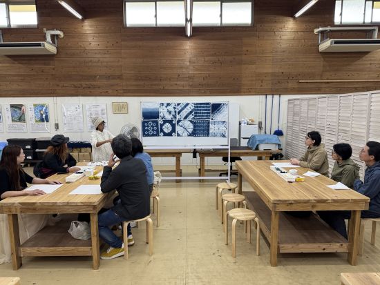 琉球藍染め体験 やんばるの森で天然発酵建て藍を体感 伝統技法と自然派染料を学ぼう＜60分～90分／団体様大歓迎／沖縄本島＞