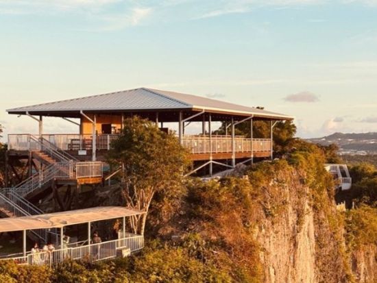 グアム 恋人岬サンセットツアー　ゆうやけテラスで絶景夕日観賞！展望台入場＆ドリンク2杯付き＜恋人岬までの往復送迎付き＞