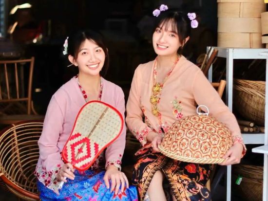 マレーシア伝統衣装レンタル　色鮮やかなケバヤやバティックを着てマラッカを散策！＜3時間＞