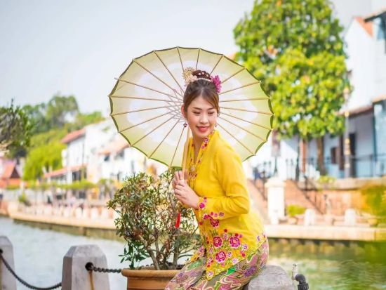 マレーシア伝統衣装レンタル　色鮮やかなケバヤやバティックを着てマラッカを散策！＜3時間＞