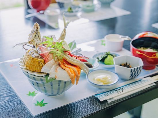 ３海鮮丼ランチ