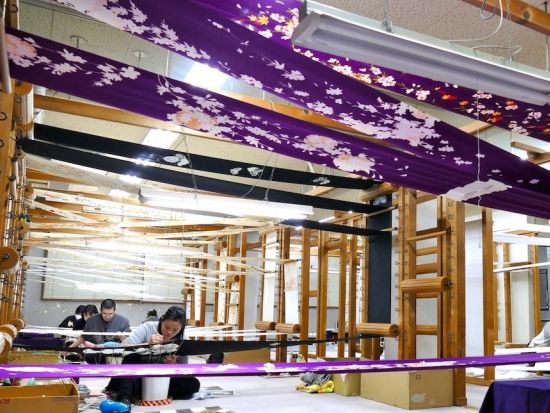 手描京友禅工房見学と職人が指導する手描友禅体験 江戸時代から続く伝統文化を学ぶ＜お土産付き／京都・伏見＞