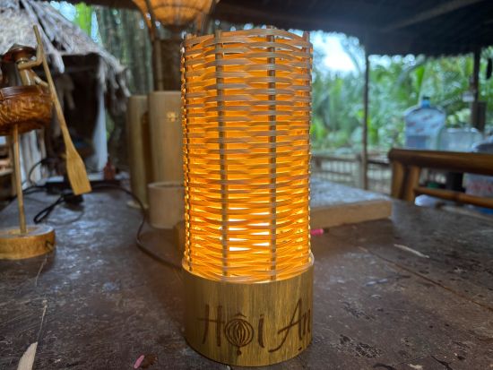 ココナッツボート＆バンブークラフト付き ホイアンナイトツアー（夕食付き）//日本語ガイド//ダナン市内のラウンジ利用可能