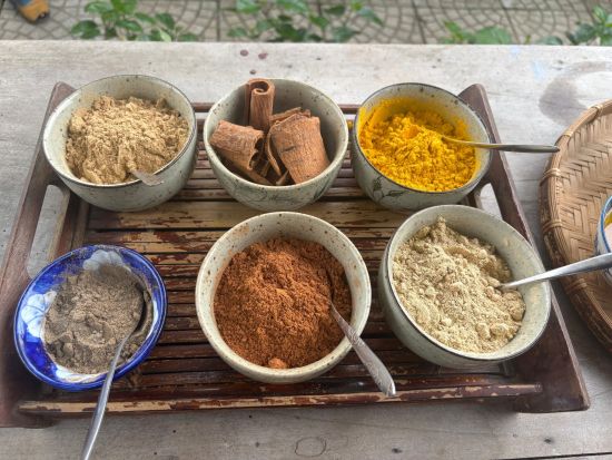 ホイアン癒しと伝統文化体験1日ツアー ～オーガニックハーブティー体験＆ランタン体験～//日本語ガイド//ダナン市内のラウンジ利用可能