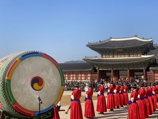 ソウル市内半日観光ツアー　景福宮＆守門将交代式＆北村韓屋村＆仁寺洞＆益善洞  初めてのソウル旅行におすすめの定番スポット巡り！＜午前／日本語ガイド／明洞発着＞