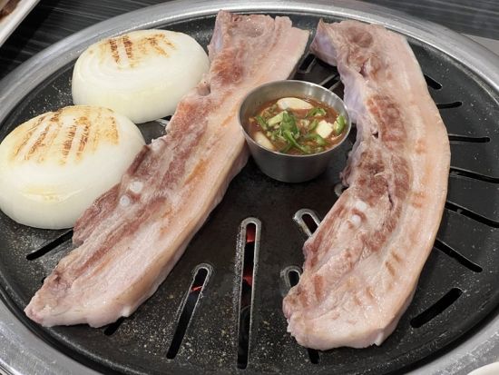 ソウル夜景ツアー　徳寿宮の夜間観覧＆盤浦大橋月光レインボー噴水ショーの鑑賞 ＜4～10月／サムギョプサルの夕食付き／日本語ガイド＞