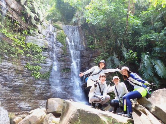 マングローブSUP＋ゲータの滝トレッキングツアー　マングローブ、滝、ジャングルなど西表島の自然で心解き放つアクティブ体験＜大原港・島内ホテル無料送迎／西表島＞