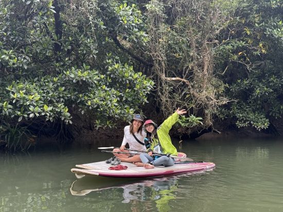 シイラ川マングローブSUP　半日コースで気軽にマングローブジャングルを満喫　小学生から参加OK！＜竹富町観光案内人条例認定店／大原港・島内ホテル無料送迎＞