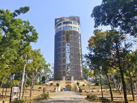 【期間限定】台湾ランタンフェスティバルツアー　嘉義公園＆嘉義城隍廟の観光付き＜2026年3月3日～15日／日本語ガイド／台北または嘉義発着＞