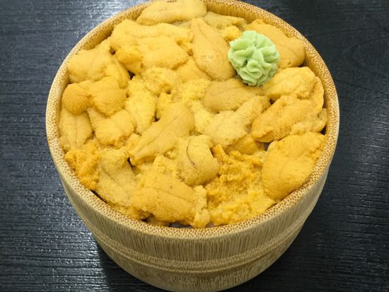 鱗晃 ウニ丼1