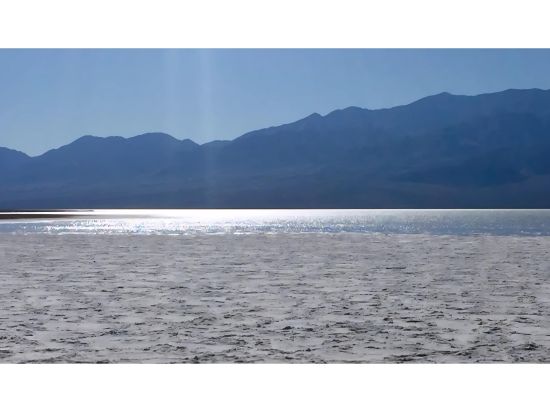 デスバレー国立公園 日帰り観光ツアー＜昼食付き ／英語ガイド＞