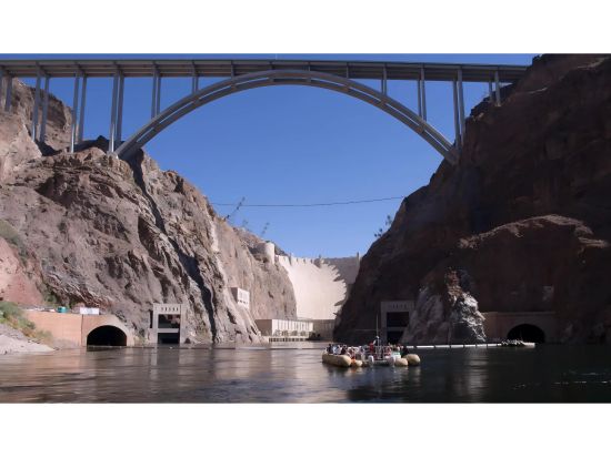 フーバーダム半日観光ツアー ＜貸切／英語ガイド＞