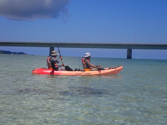 幻の島ユニの浜上陸ツアー シーカヤックで絶景を見に行こう◎ 初心者大歓迎！＜2歳から参加OK／約2時間30分／宮古島＞