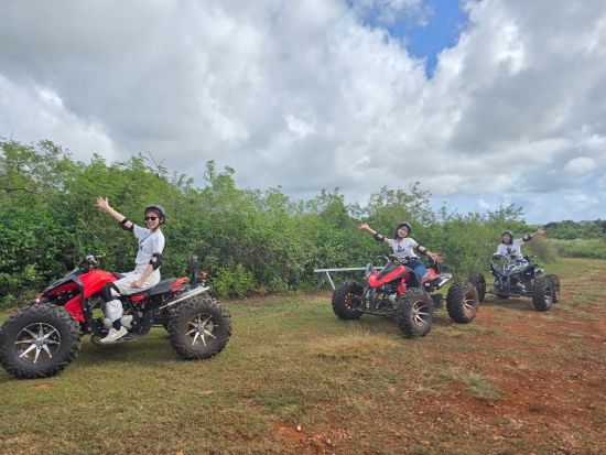 最新ATVで南国ジャングルを疾走！半日爽快アドベンチャー＋ココナッツショー体験＜午前or午後発／送迎付＞