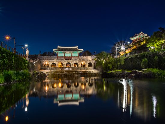 水原華城夜景３