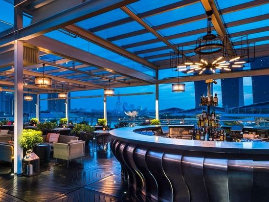 Lantern Roof Top Bar2