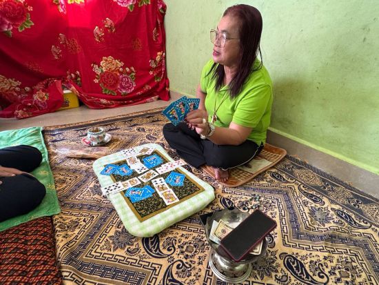 カンボジア占い体験とお祈り体験ツアー　カンボジアの伝統を感じよう♪＜専用車ツアー／日本語ガイド／シェムリアップ発＞