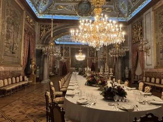 マドリード半日観光ツアー　王宮事前予約入場＆市内名所散策 ＜約2時間／日本語ガイド＞ by HIS