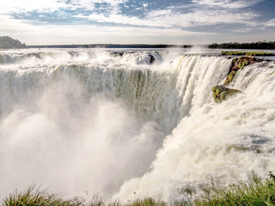 【よくばり南米旅】南米三大絶景周遊ツアー　マチュピチュ＋ウユニ塩湖＋イグアスの滝を一気に巡る＜10日間or11日間／航空券・ホテル込み／日本語＆英語ガイド＞