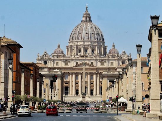 Rome-Day-Tour-the-Vatican-and-the-Colosseum-image-3