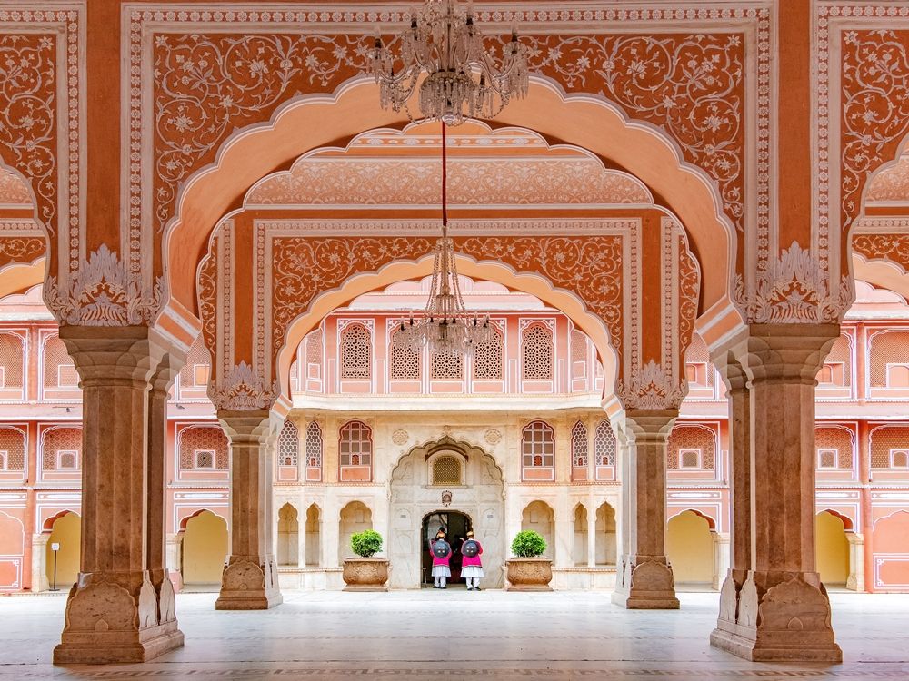 パーテーション　（ロココ調ピンクの宮殿） ハワー・マハル (風の宮殿) | インド 旅行の観光・オプショナルツアー