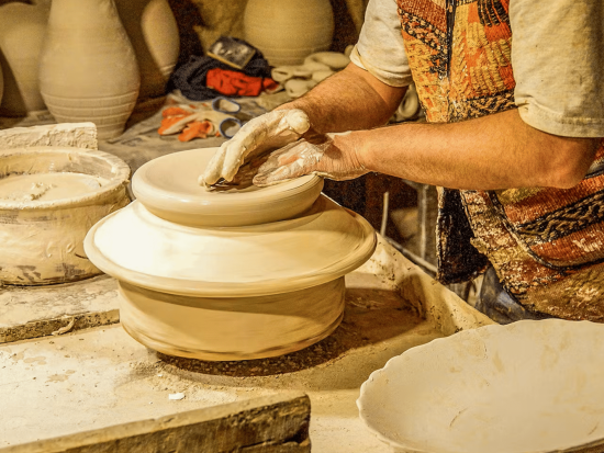 カッパドキア陶芸体験 アヴァノスで本格ろくろ制作に挑戦！＜約1時間／日本語インストラクター／ホテル送迎付き＞