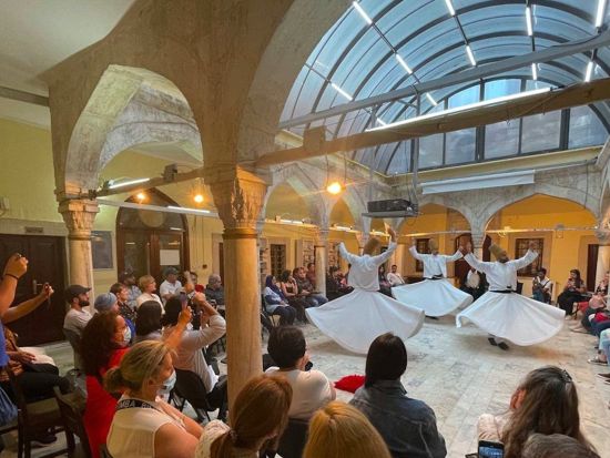 セマー旋回舞踏鑑賞チケット☆ユネスコ無形文化遺産登録！800年続く神秘の儀式「ワーリング・ダーヴィッシュ」ショー＜イスタンブール＞