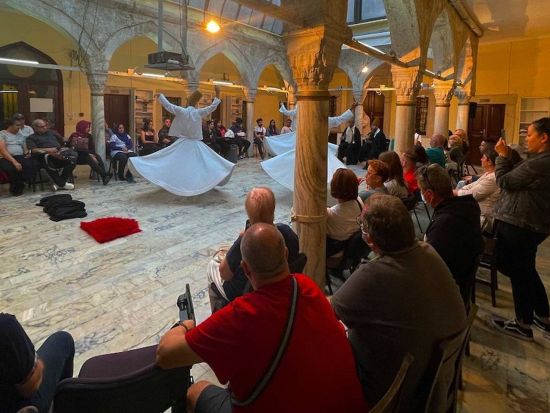 セマー旋回舞踏鑑賞チケット☆ユネスコ無形文化遺産登録！800年続く神秘の儀式「ワーリング・ダーヴィッシュ」ショー＜イスタンブール＞