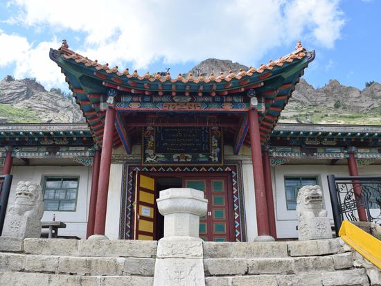 Mongolia_Aryabal Meditation Temple_pixta_92394093