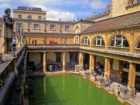 バース往復送迎ツアー　ローマン・バス入場付き＜ロンドン発＞