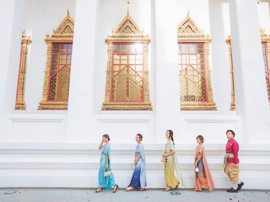バンコク市内1日観光ツアー　民族衣装でワット・アルン観光＆写真撮影 ＜朝8時のゆったり出発／日本語ガイド／衣装レンタル付き＞