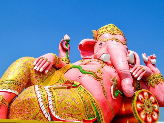 バンコク市内1日観光ツアー　民族衣装でワット・アルン観光＆写真撮影 ＜朝8時のゆったり出発／日本語ガイド／衣装レンタル付き＞