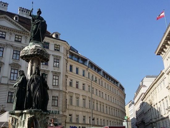 ウィーン旧市街ウォーキングツアー　観光初日に最適！王道名所を巡る街歩き＜混載／2時間／日本語ガイド＞