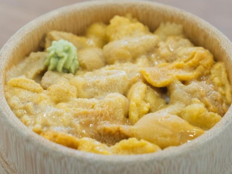22838ごはんが見えないウニ丼（イメージ）