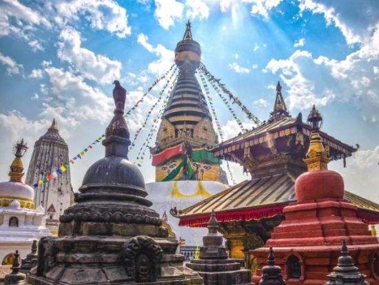 カトマンズ市内＆ポカラ観光 2泊3日 サランコットでのサンライズ鑑賞【カトマンズ空港発着/ 空港送