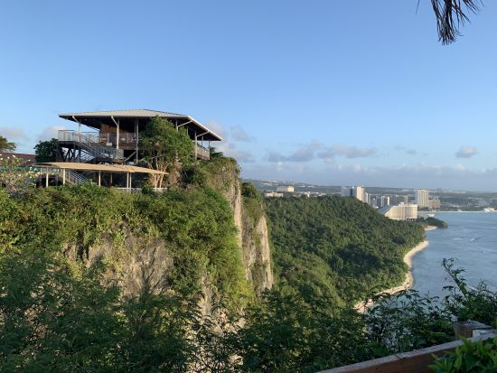 グアム 恋人岬サンセットツアー　ゆうやけテラスで絶景夕日観賞！展望台入場＆ドリンク2杯付き＜恋人岬までの往復送迎付き＞