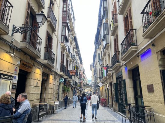 美食の街サン・セバスチャンでバスク料理教室 ＜約3時間／英語ガイド／サンセバスチャン＞