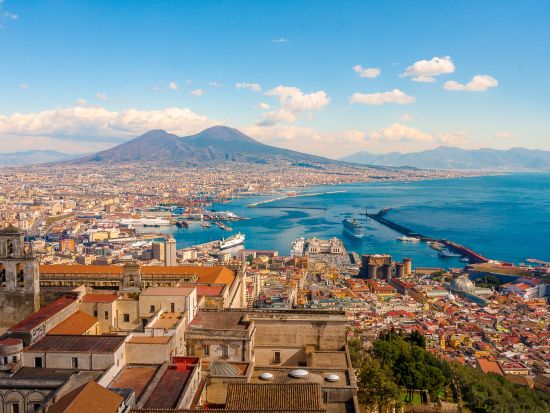 ナポリ＋ポンペイ遺跡 日帰りツアー＜英語ガイド／混載／ローマ発＞