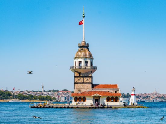 イスタンブール アジア側＆ヨーロッパ側を巡るウォーキングツアー　名物ストリートフード試食＆イスタンブールカード付き＜貸切／6時間／日本語ガイド＞