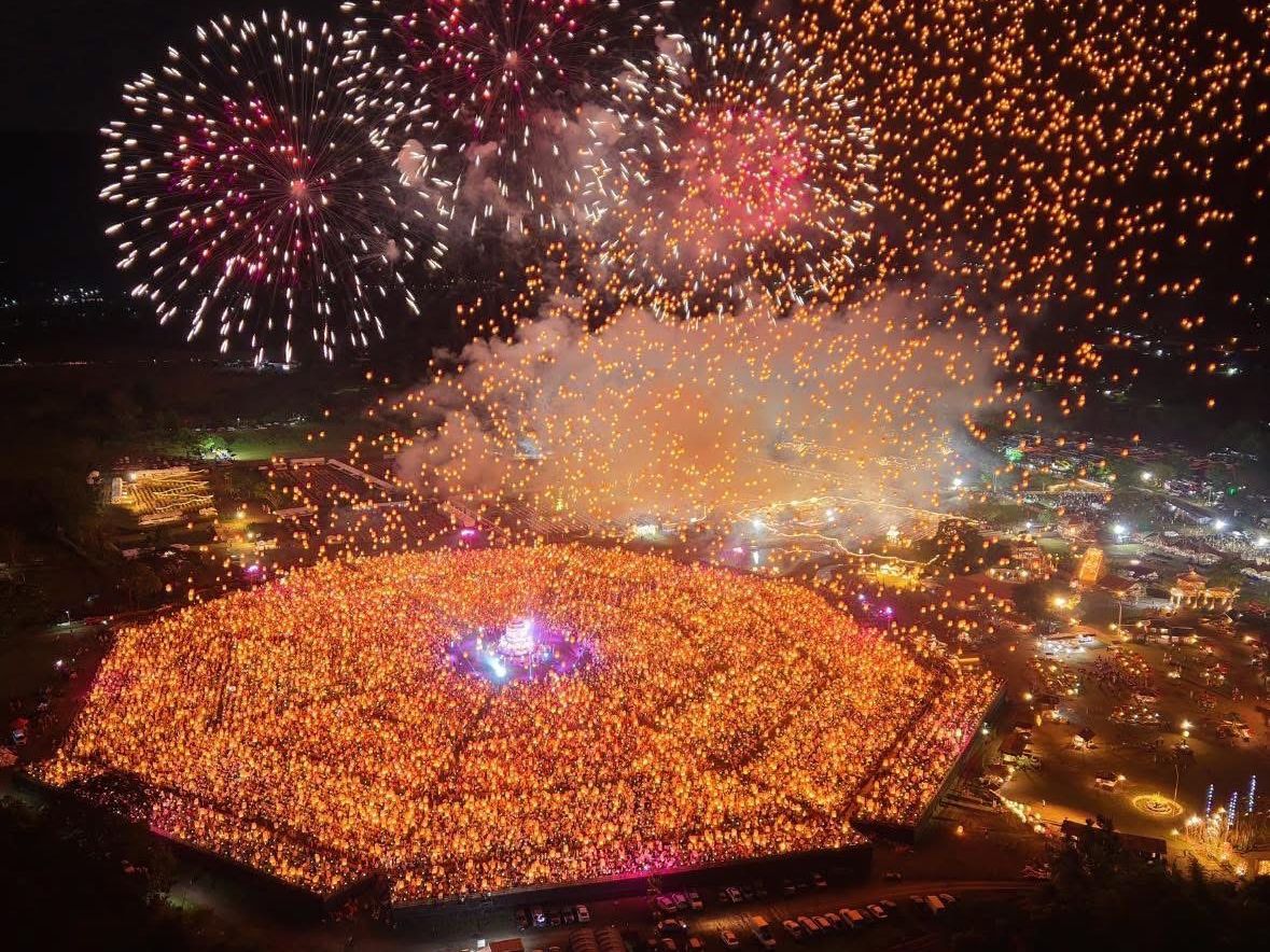 チェンマイ コムローイランタン祭りツアー（2025年11月5日～6日